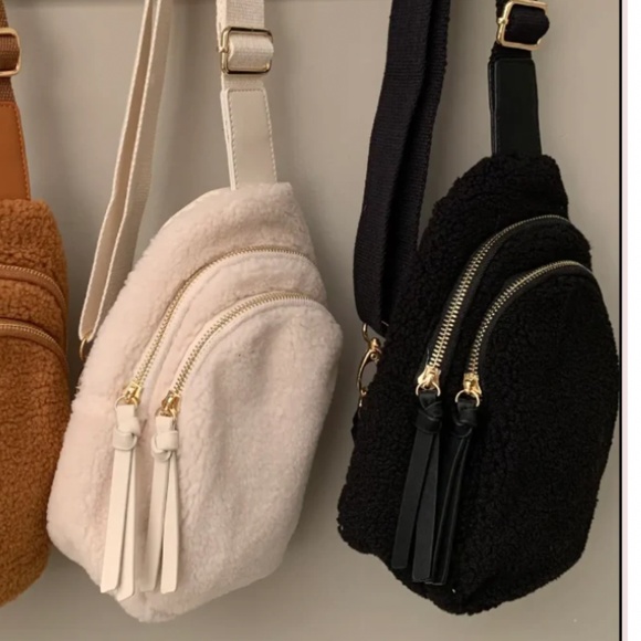 Sherpa Sling Bag in Black - Picture 1 of 3